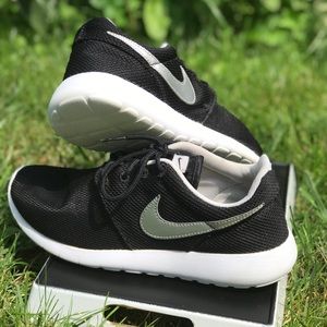 Nike Roshe Black/Silver